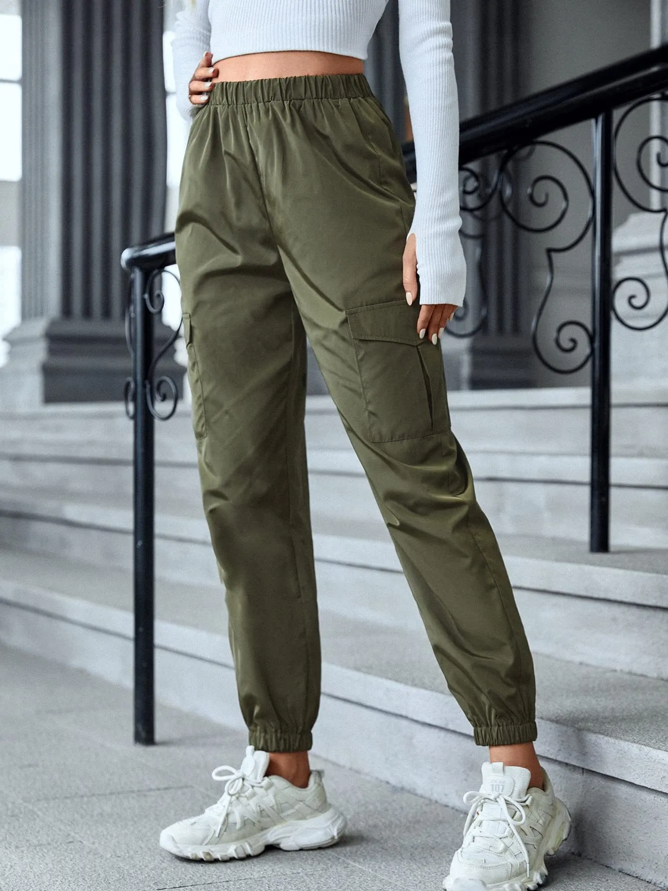 Multi-pocket Skinny Pants